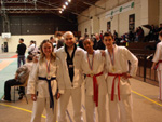 Coupe de France de Karat Contact 2006 : les minimes/cadets (Mlanie, Claudia, Alexandre) et leur professeur Pascal.